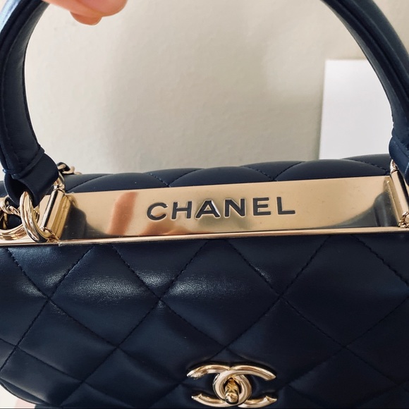 Chanel top handle bag - Picture 3 of 8